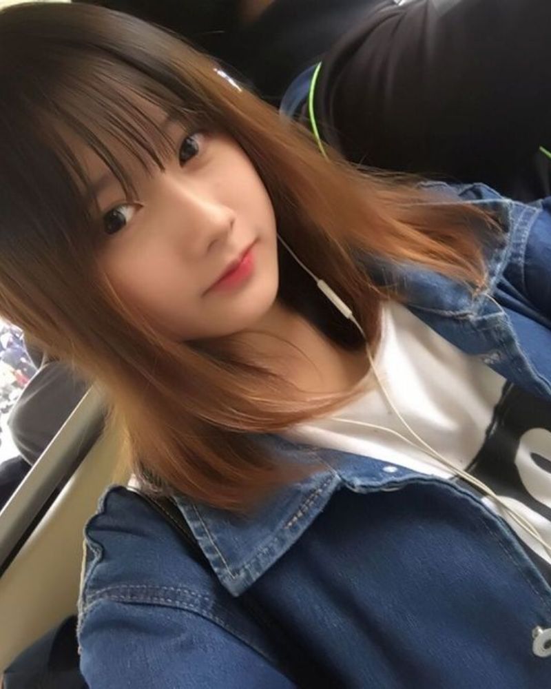 Ảnh nữ 2k9 cute tự sướng